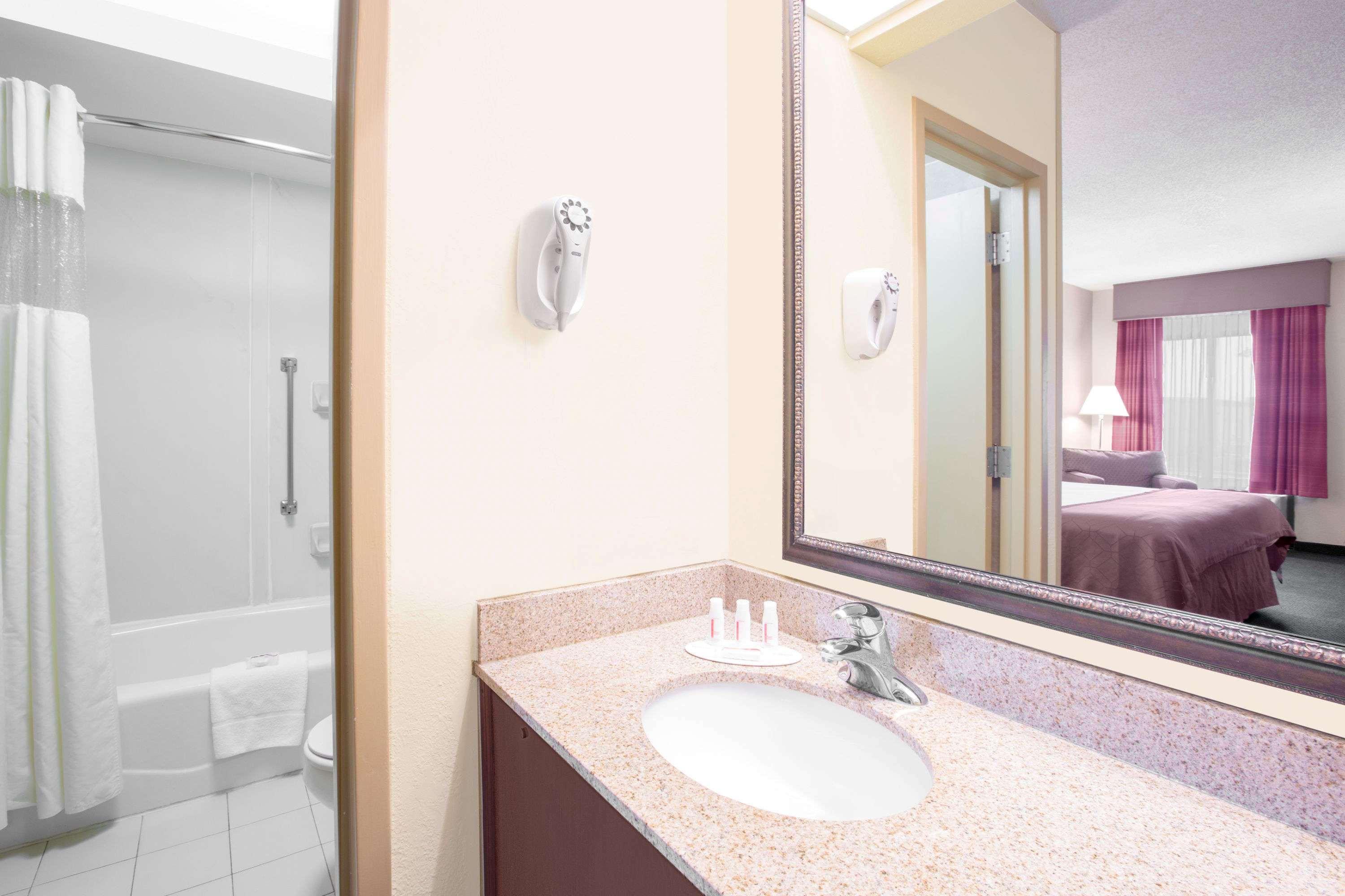 Baymont by Wyndham Camp Lejeune Jacksonville Eksteriør billede