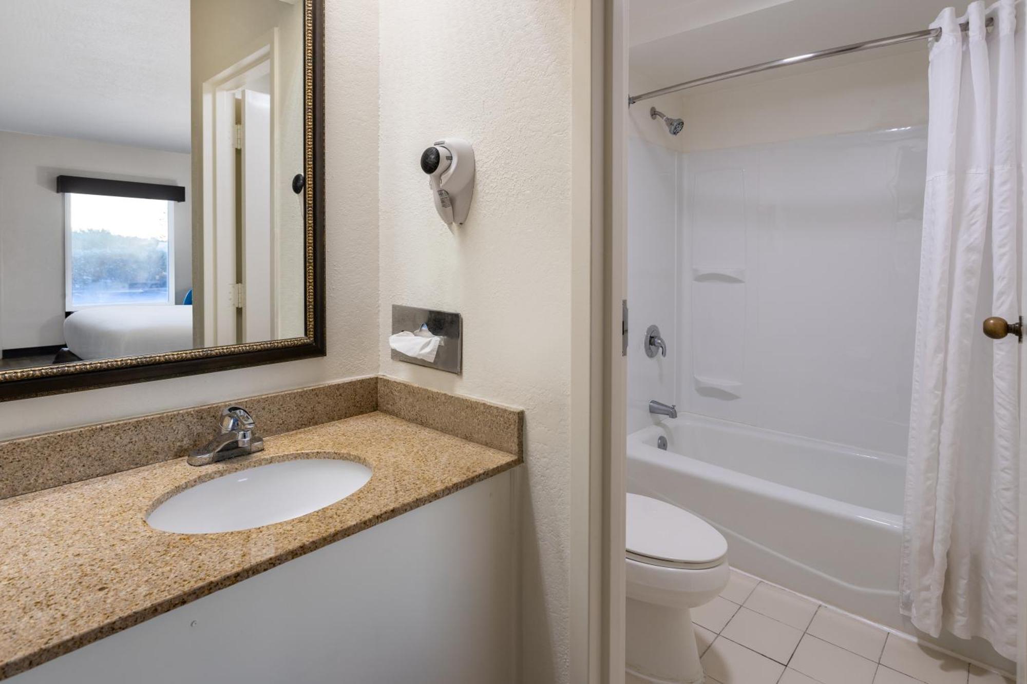 Baymont by Wyndham Camp Lejeune Jacksonville Eksteriør billede